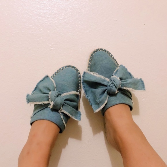 Bowtie slip ons - Picture 2 of 2